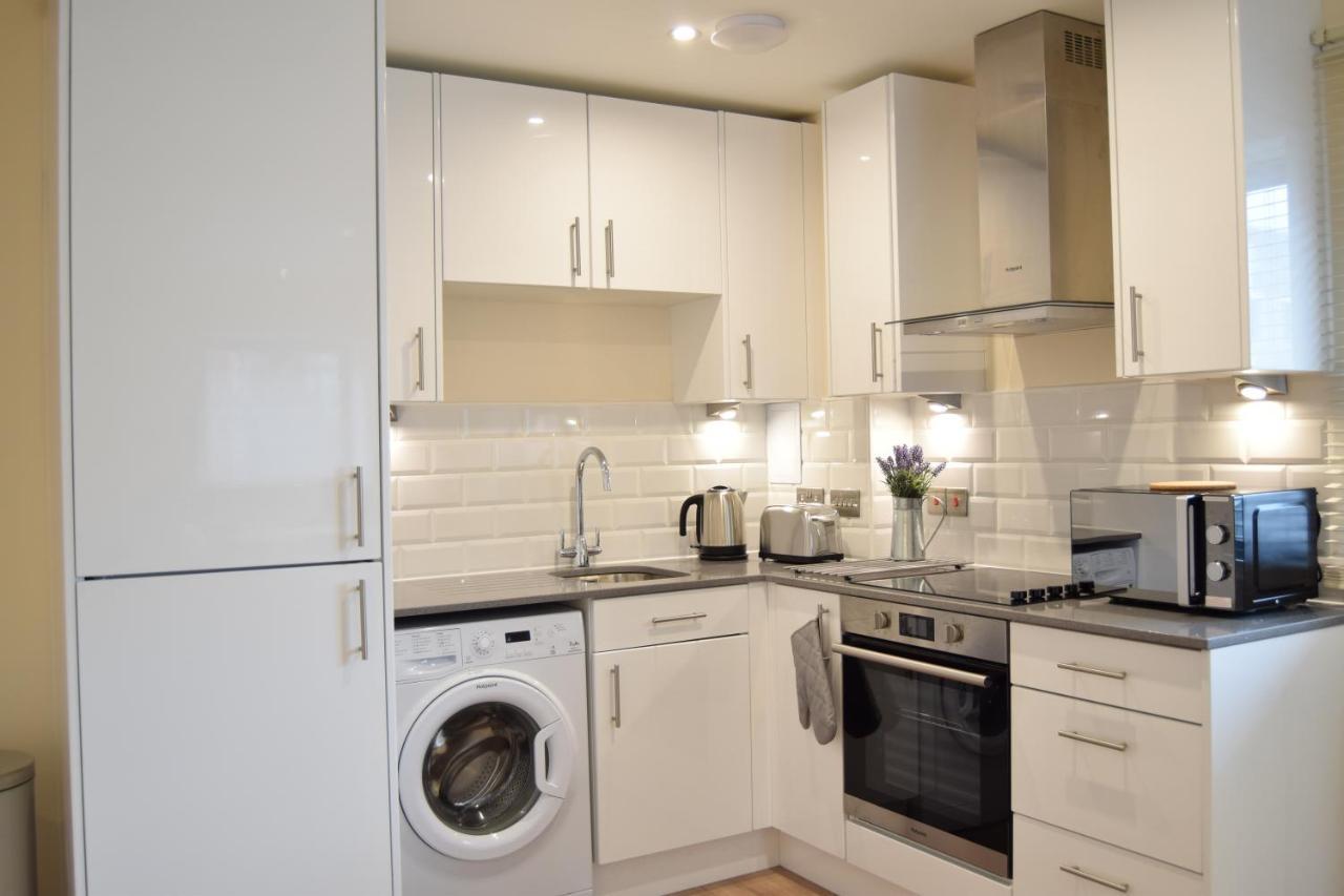 Morland Apartments - Ромфорд Экстерьер фото