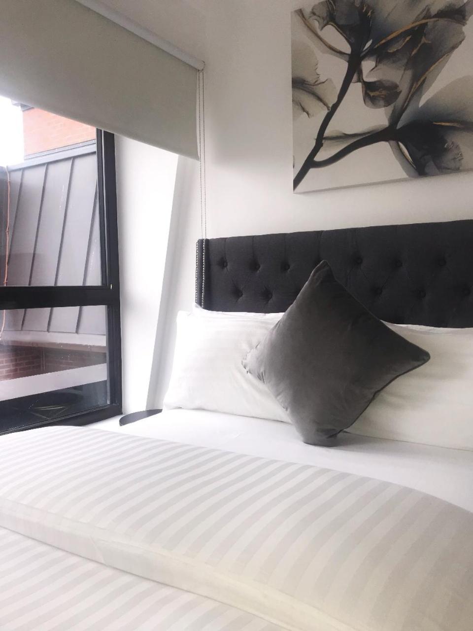 Morland Apartments - Ромфорд Экстерьер фото